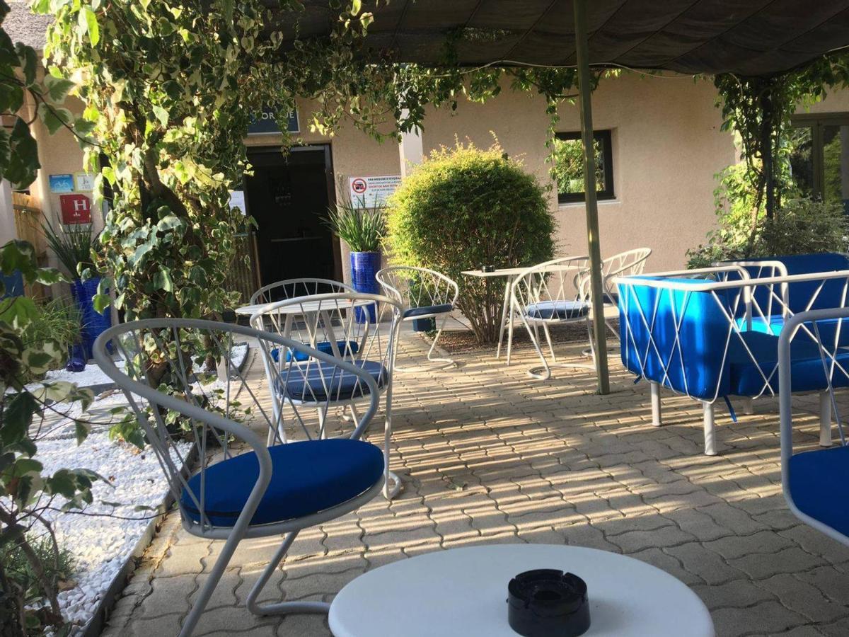 Hotel Cantosorgue LʼIsle-sur-la-Sorgue Exterior foto